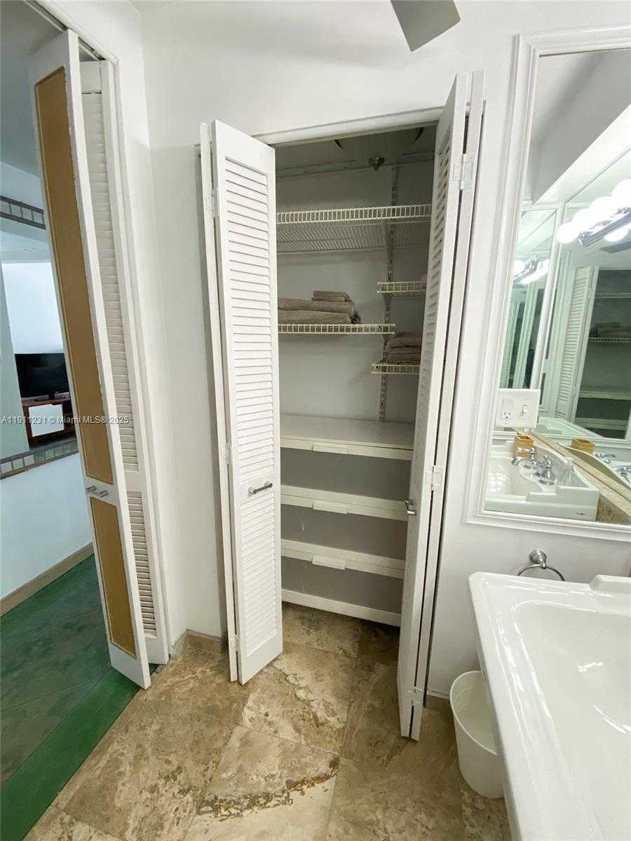 Small Image of 100 LINCOLN RD #1515, Miami Beach Number 16