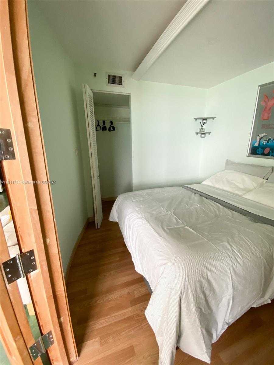 Small Image of 100 LINCOLN RD #1515, Miami Beach Number 19