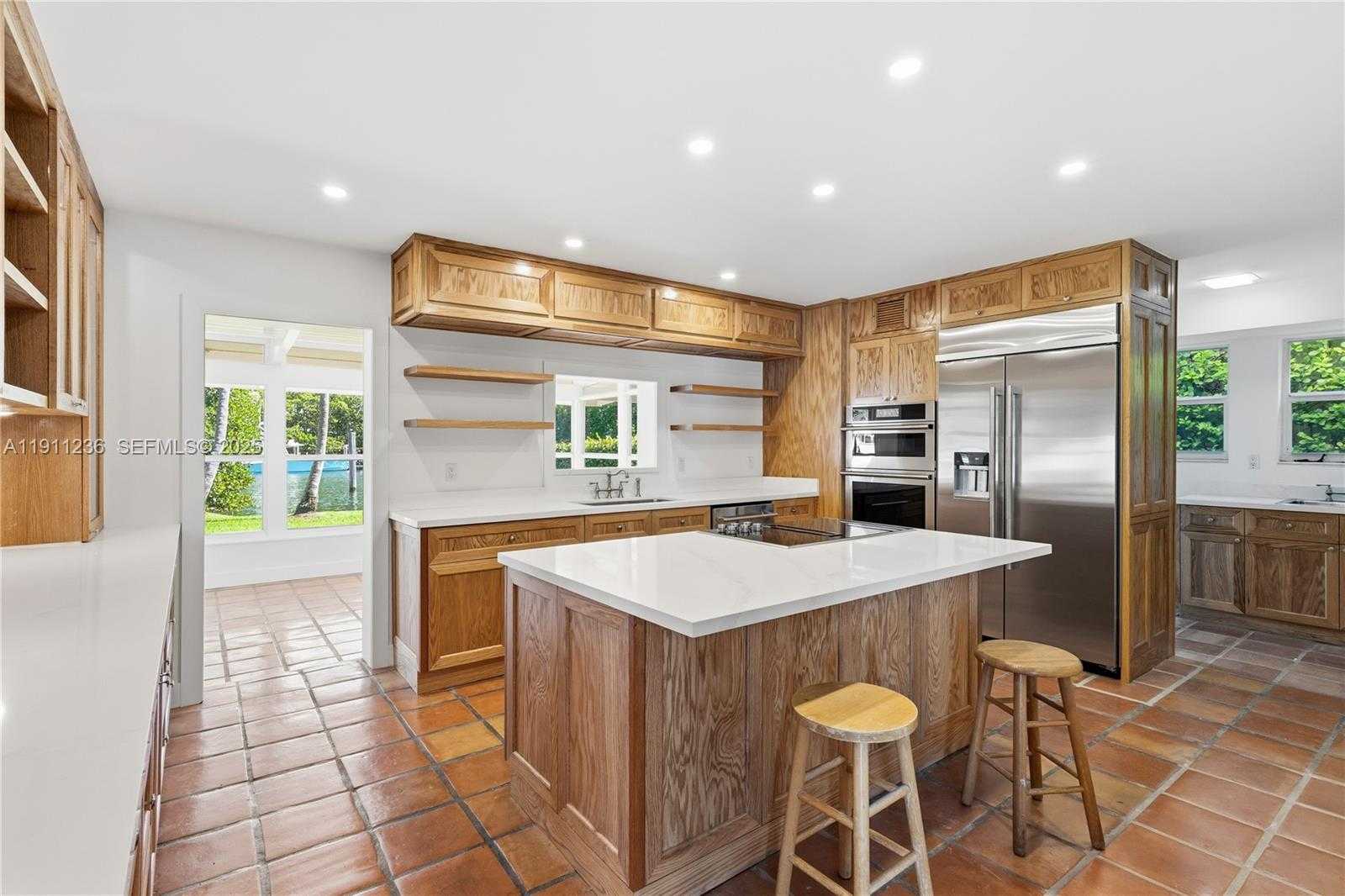 Small Image of 4 HARBOR PT, Key Biscayne Number 11