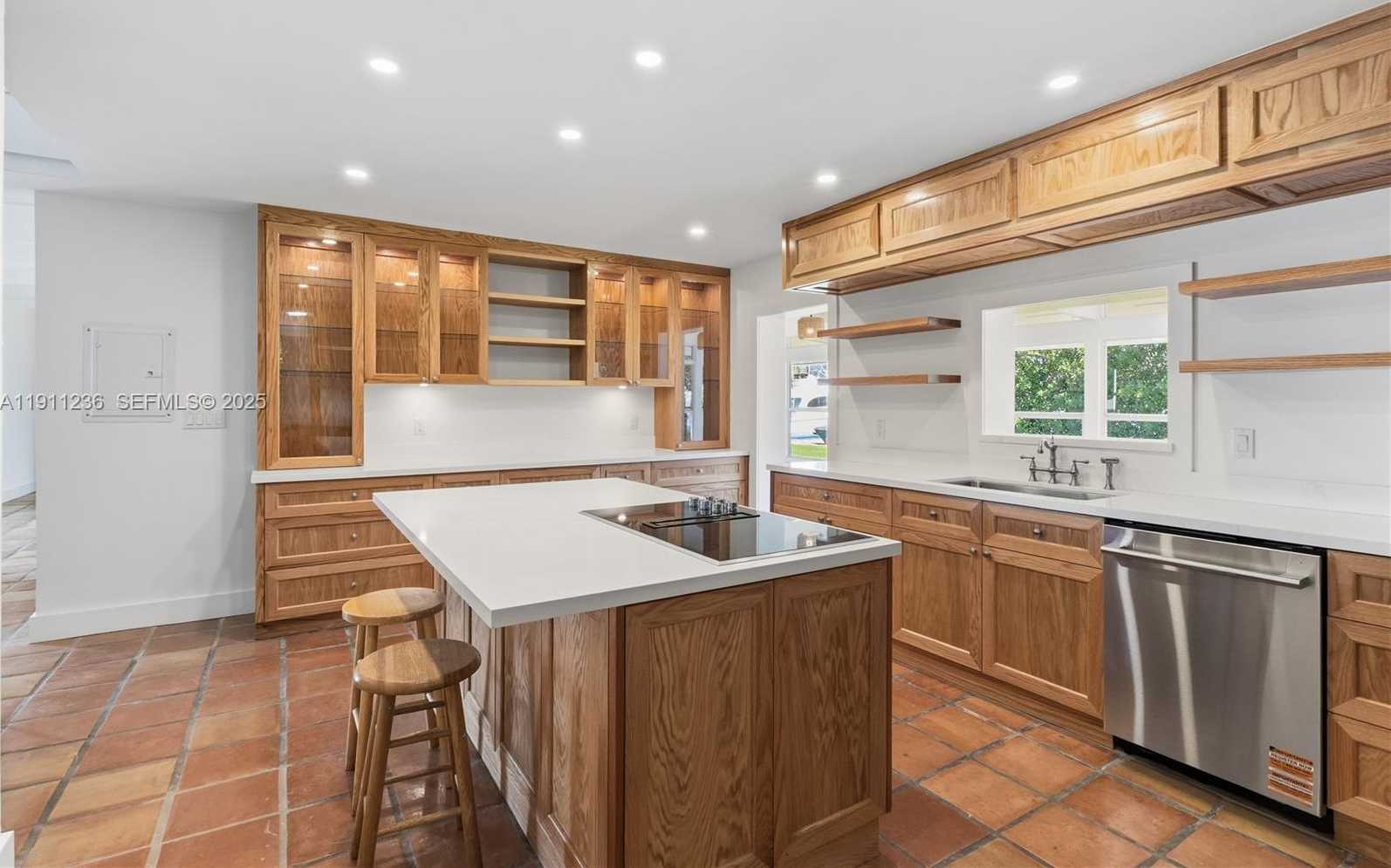 Small Image of 4 HARBOR PT, Key Biscayne Number 12