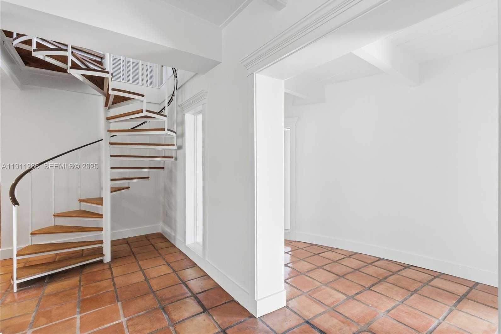 Small Image of 4 HARBOR PT, Key Biscayne Number 17