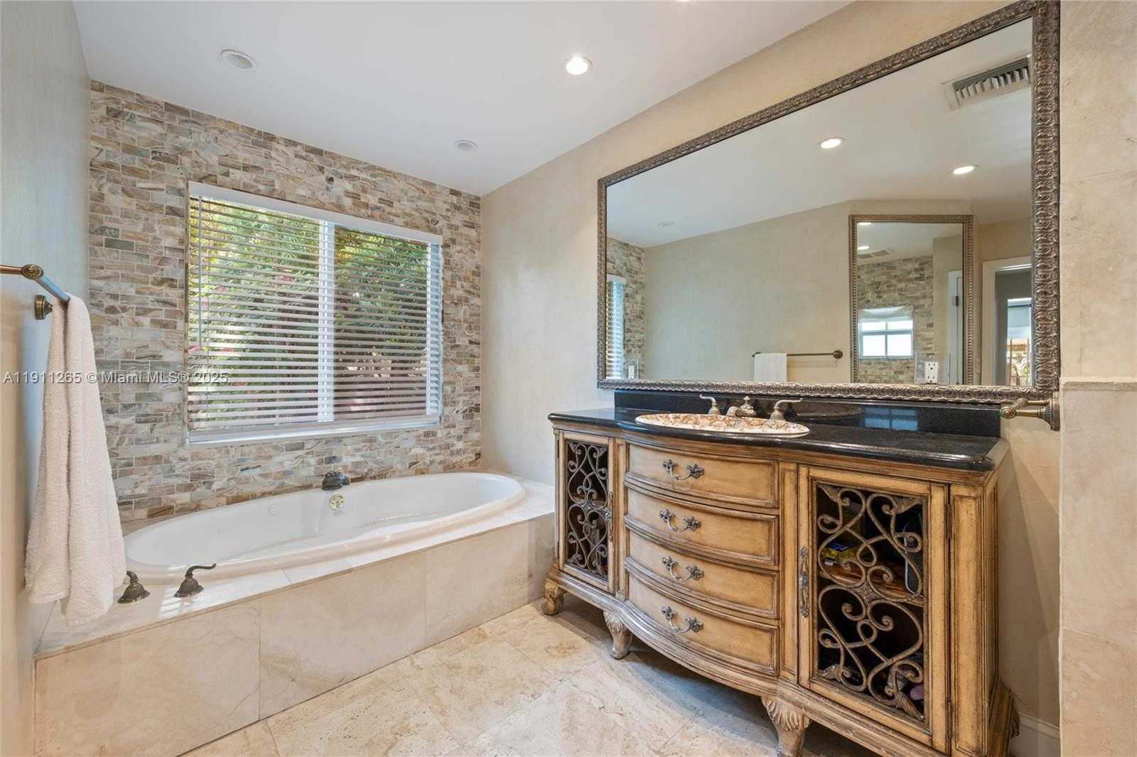 Small Image of 3308 NORTH EAST 16TH PLACE, Fort Lauderdale Number 19