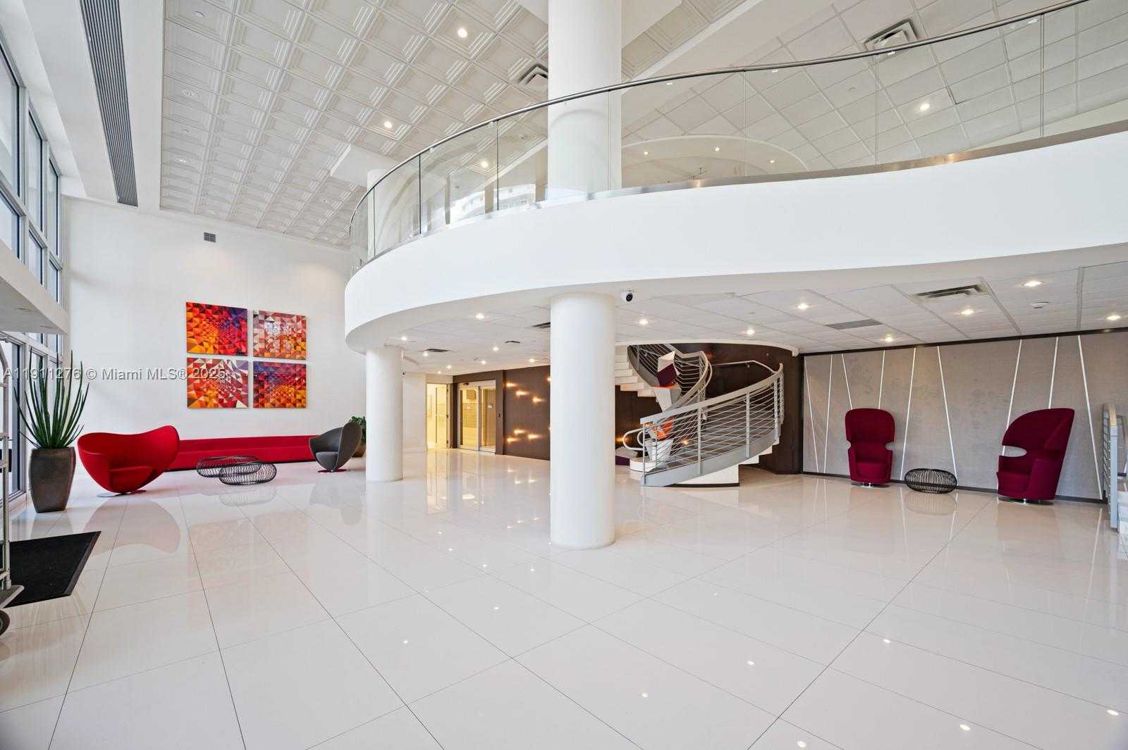 Small Image of 5701 COLLINS AVE #PH01, Miami Beach Number 14