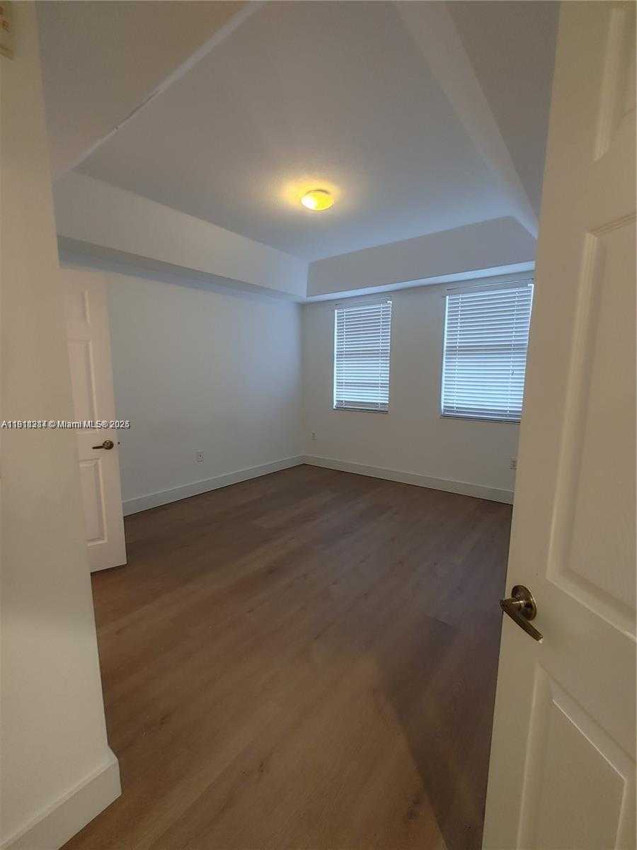 Small Image of 10901 NORTH WEST 83RD ST #204, Doral Number 13