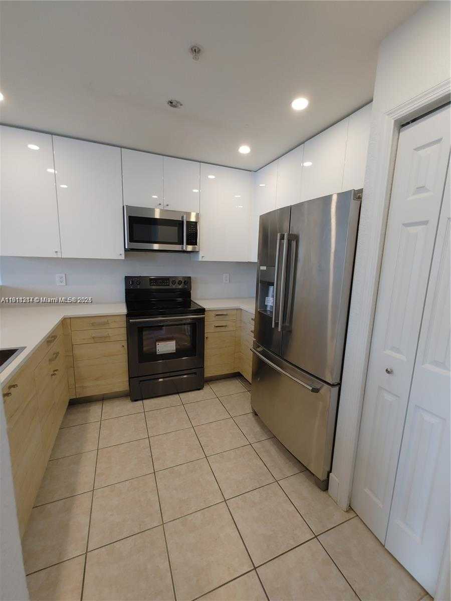 Small Image of 10901 NORTH WEST 83RD ST #204, Doral Number 3