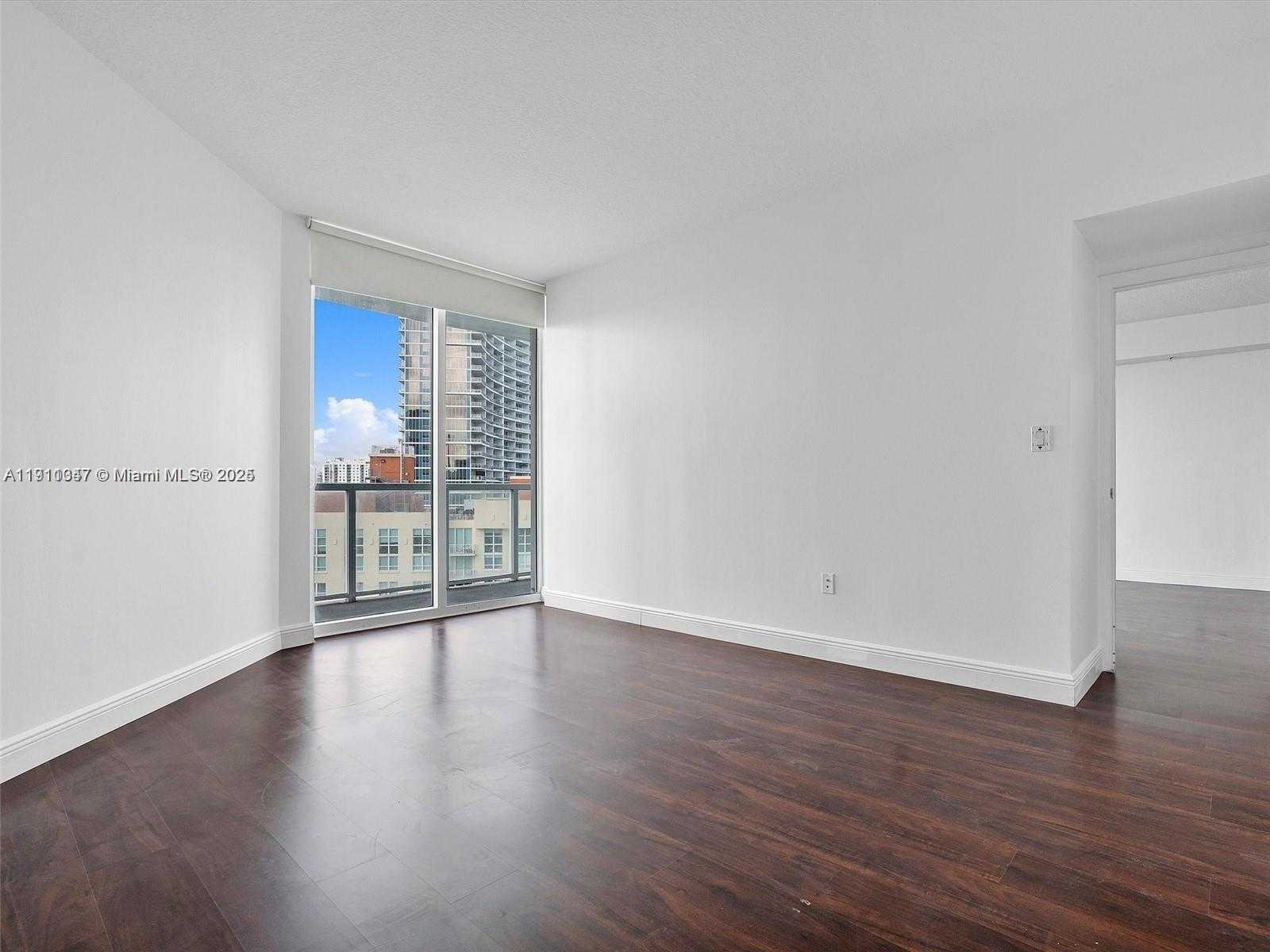 Imagen de Pequeño Objeto