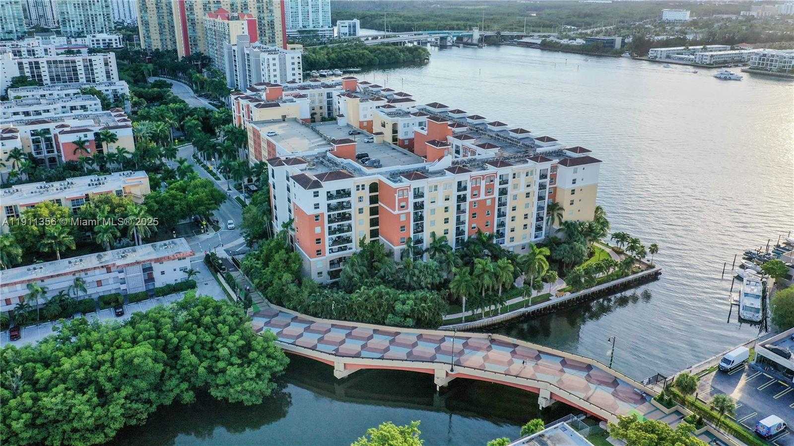 Imagen de Pequeño Objeto