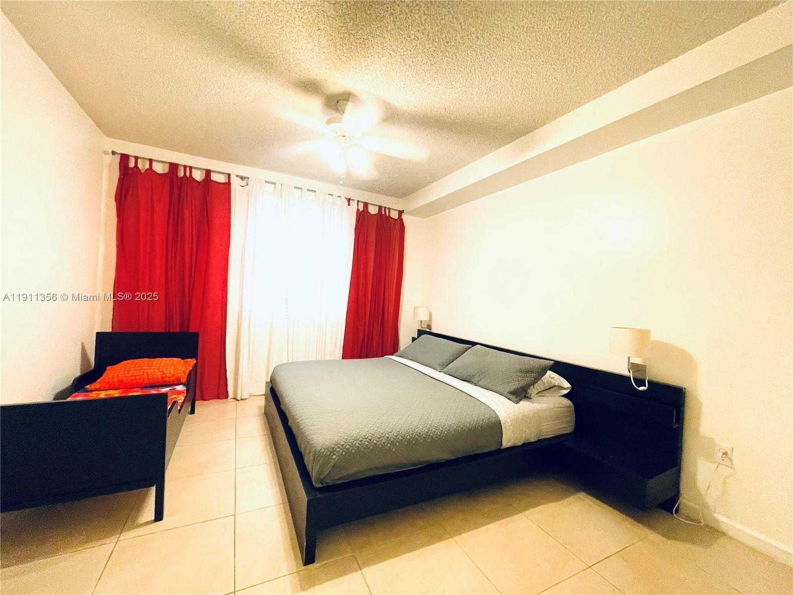 Imagen de Pequeño Objeto