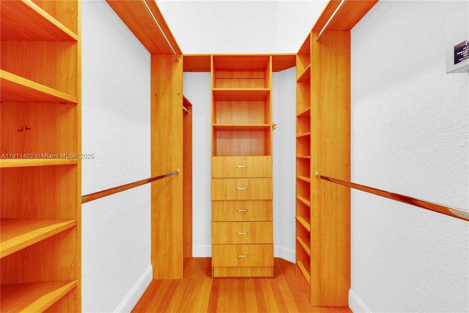 Small Image of 5334 NORTH WEST 111TH CT, Doral Number 12