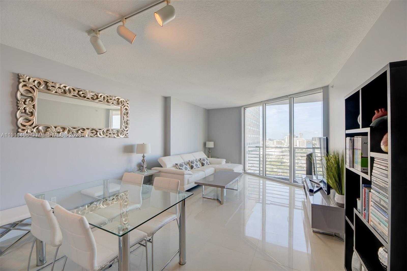 Small Image of 325 SOUTH BISCAYNE BLVD #3916, Miami Number 12