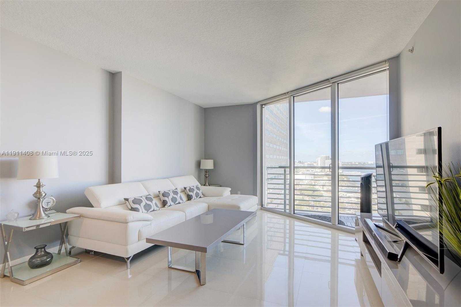 Small Image of 325 SOUTH BISCAYNE BLVD #3916, Miami Number 13