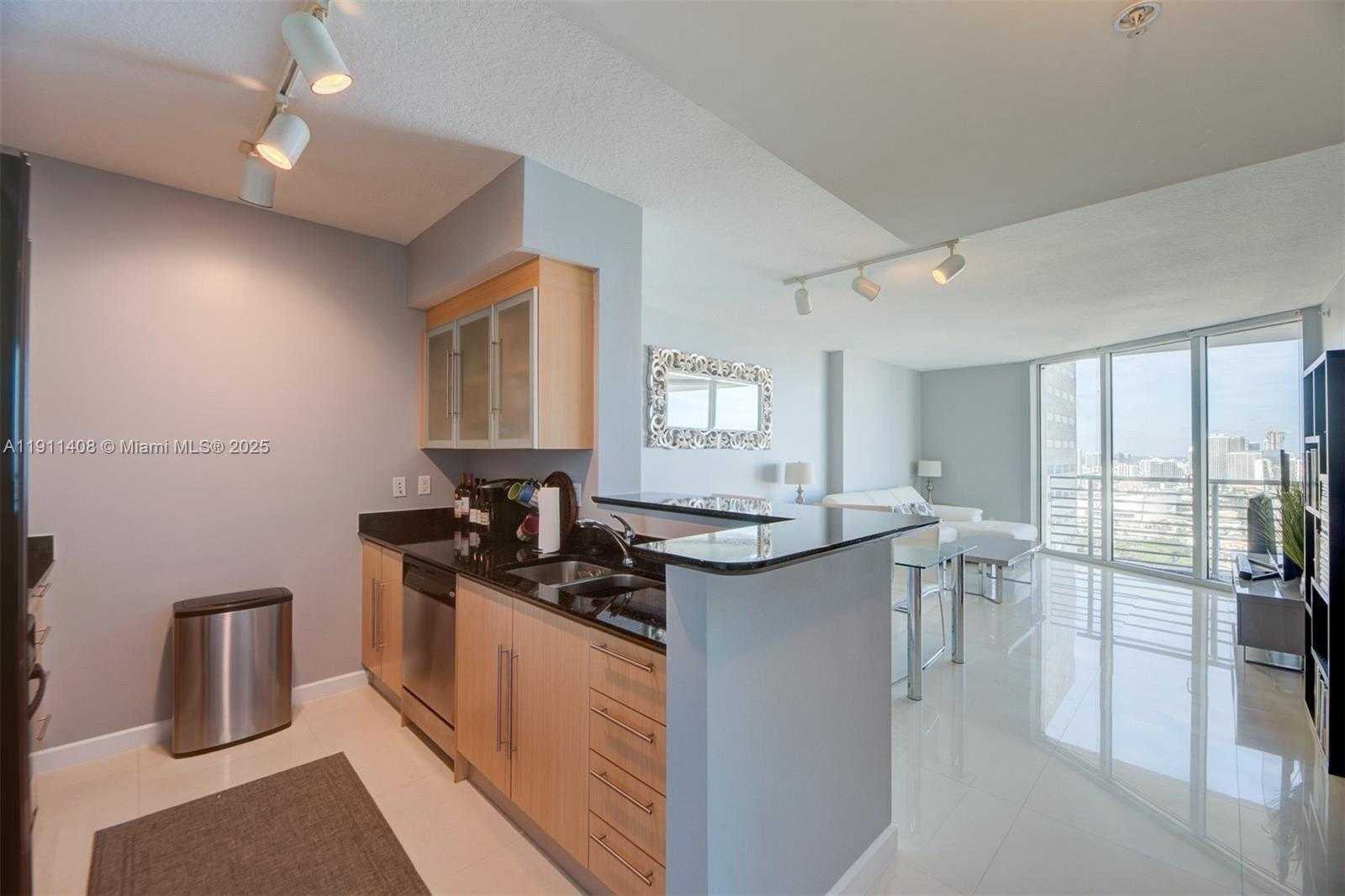 Small Image of 325 SOUTH BISCAYNE BLVD #3916, Miami Number 2