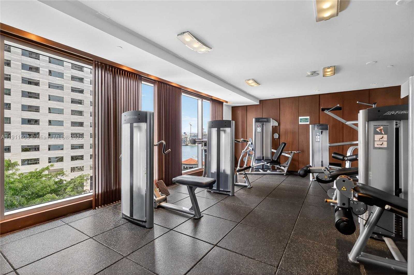 Small Image of 325 SOUTH BISCAYNE BLVD #3916, Miami Number 22
