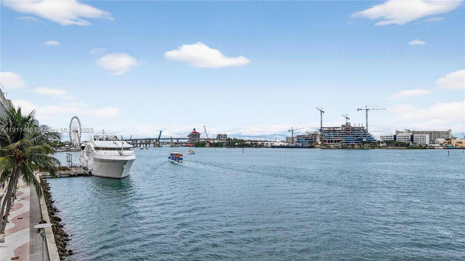 Small Image of 325 SOUTH BISCAYNE BLVD #3916, Miami Number 36