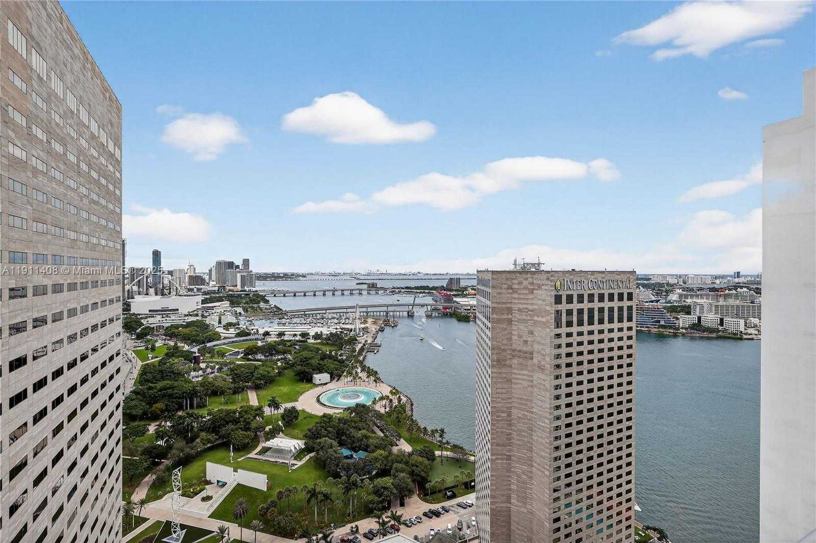 Small Image of 325 SOUTH BISCAYNE BLVD #3916, Miami Number 38