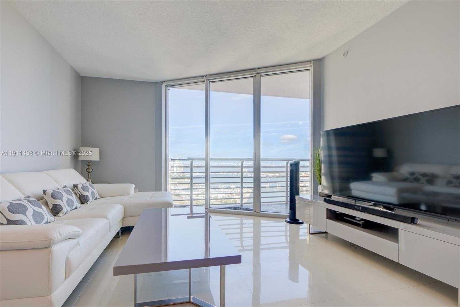 Small Image of 325 SOUTH BISCAYNE BLVD #3916, Miami Number 8