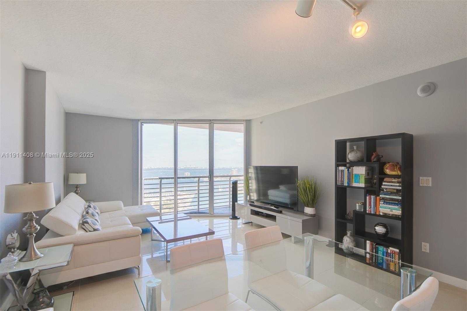 Small Image of 325 SOUTH BISCAYNE BLVD #3916, Miami Number 9
