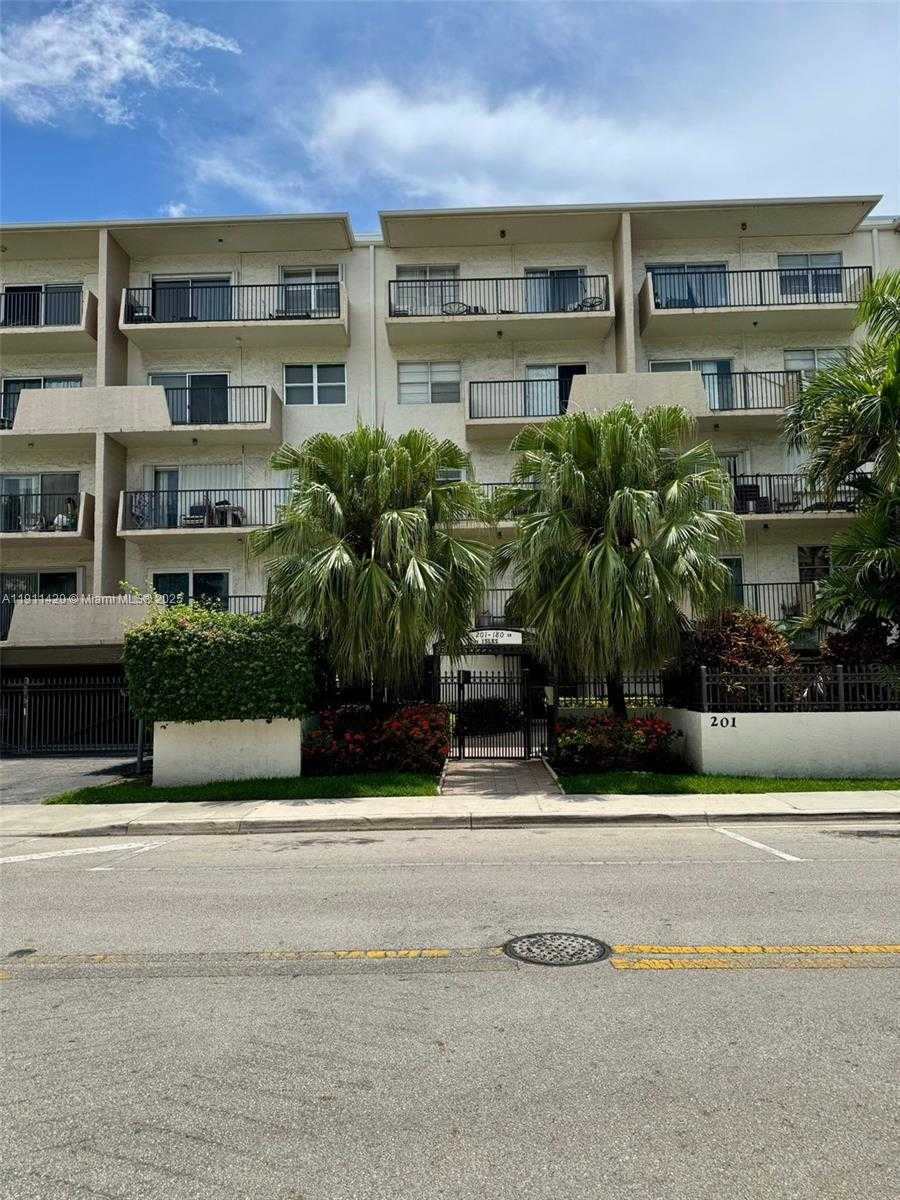 Small Image of 201 180TH DR #114, Sunny Isles Beach Number 2