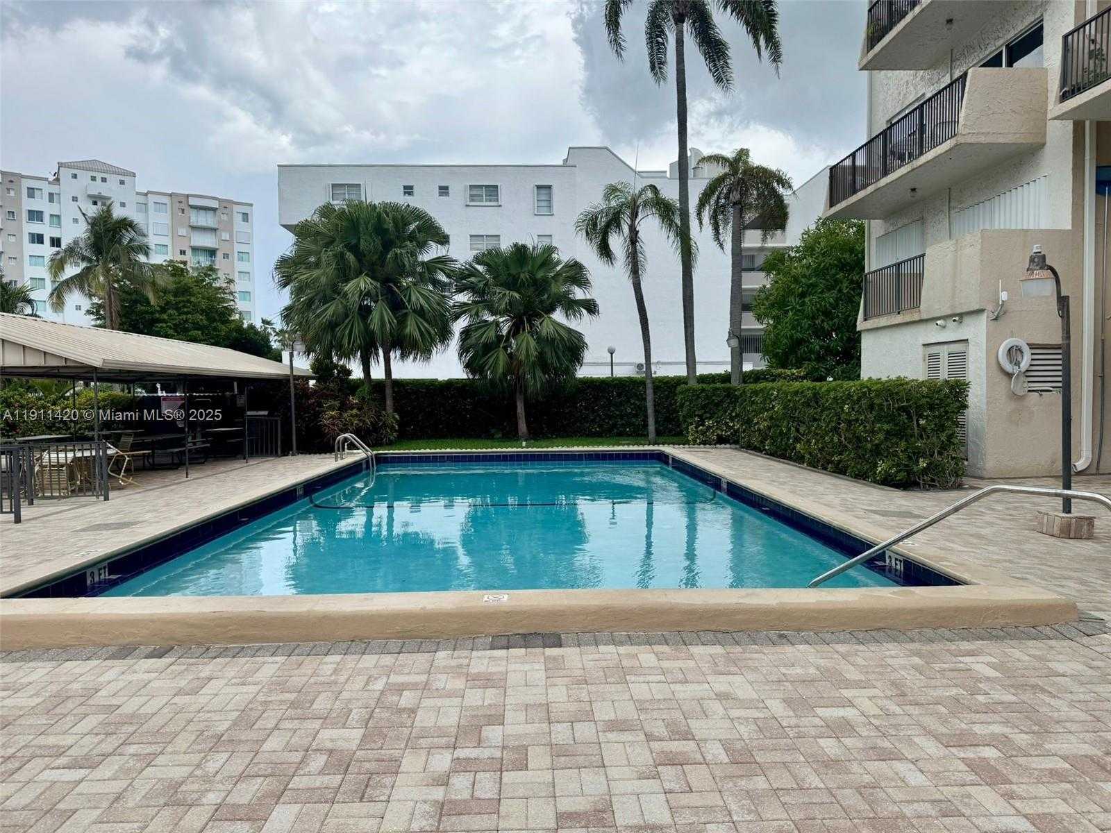 Small Image of 201 180TH DR #114, Sunny Isles Beach Number 20