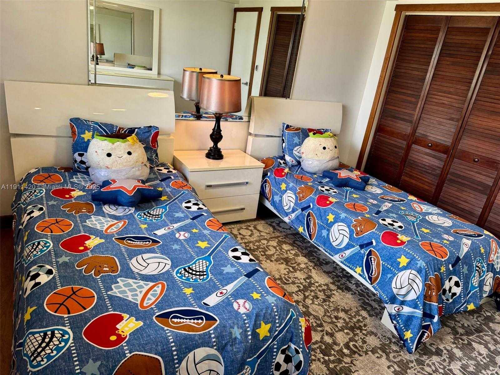 Small Image of 201 180TH DR #114, Sunny Isles Beach Number 27