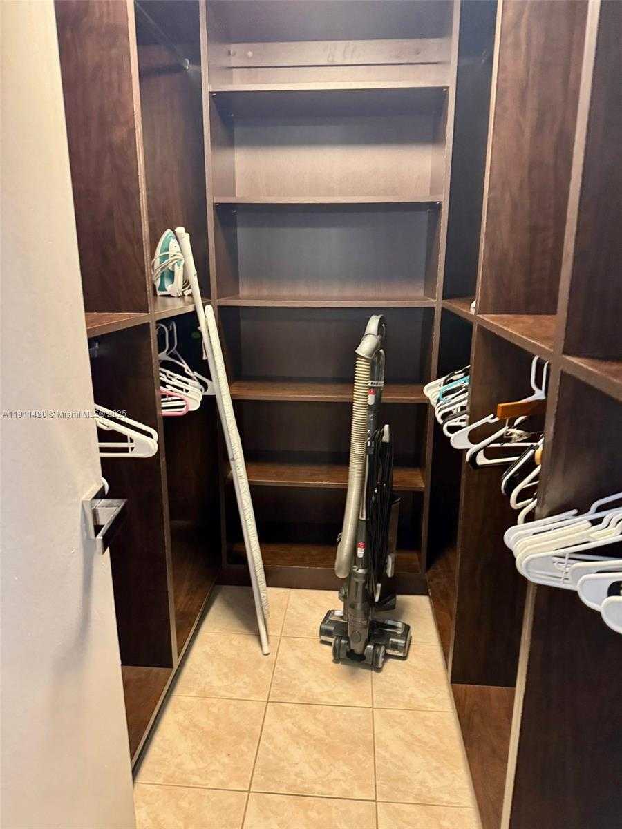 Small Image of 201 180TH DR #114, Sunny Isles Beach Number 28