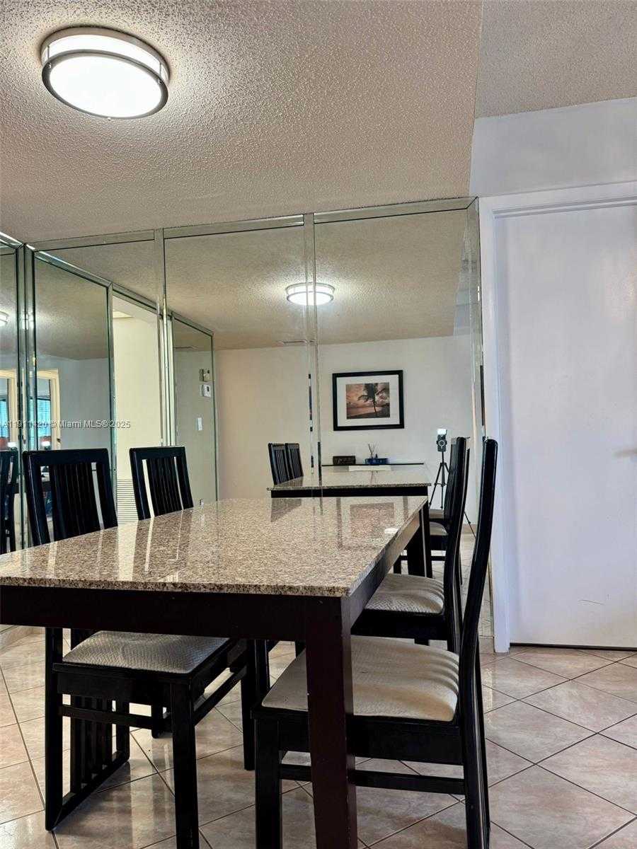 Small Image of 201 180TH DR #114, Sunny Isles Beach Number 4