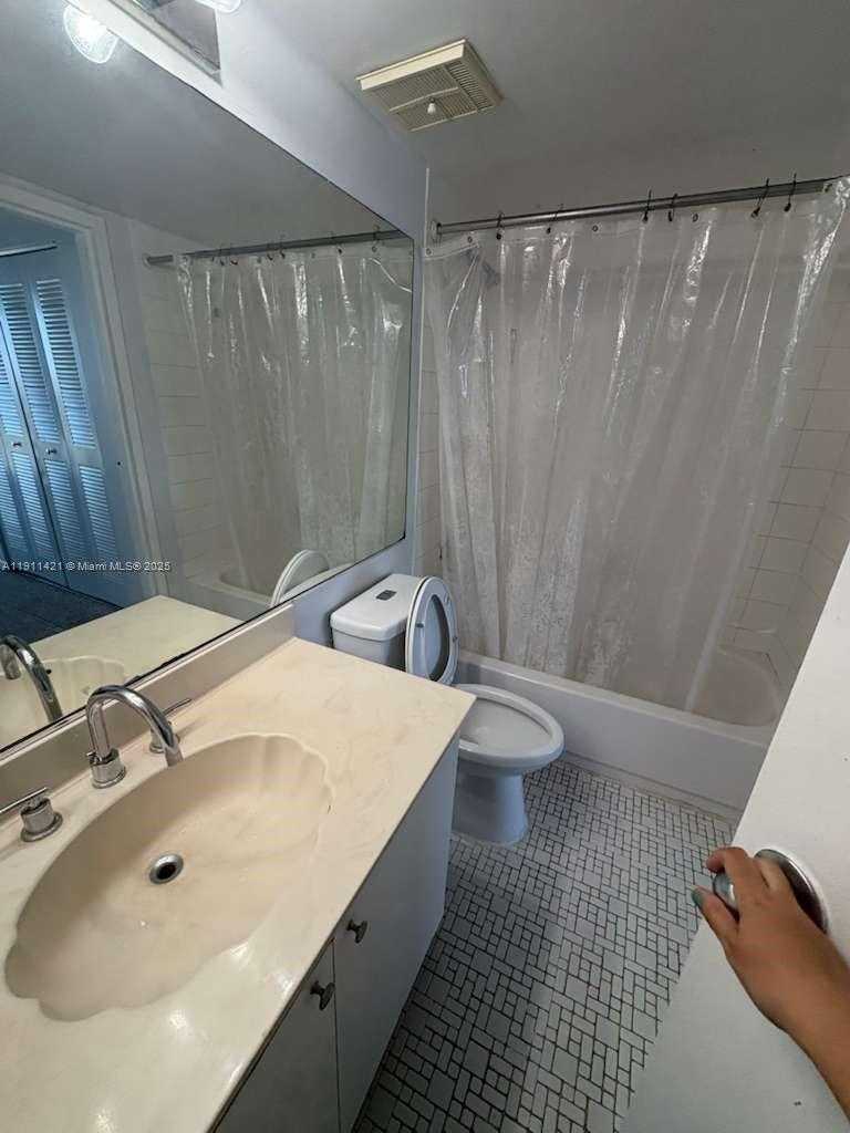 Small Image of 7601 EAST TREASURE DR #2317, North Bay Village Number 29