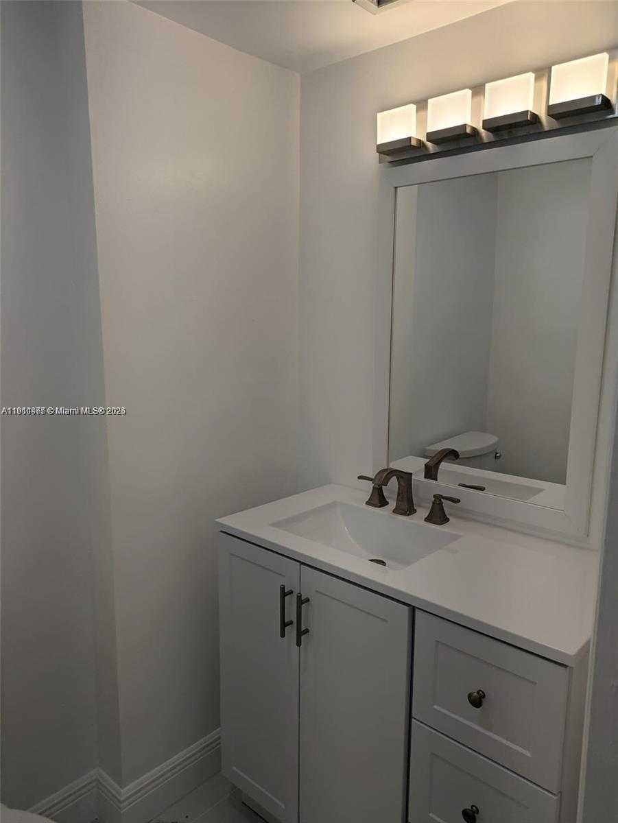 Small Image of 3550 NORTH EAST 169TH ST #403, North Miami Beach Number 11