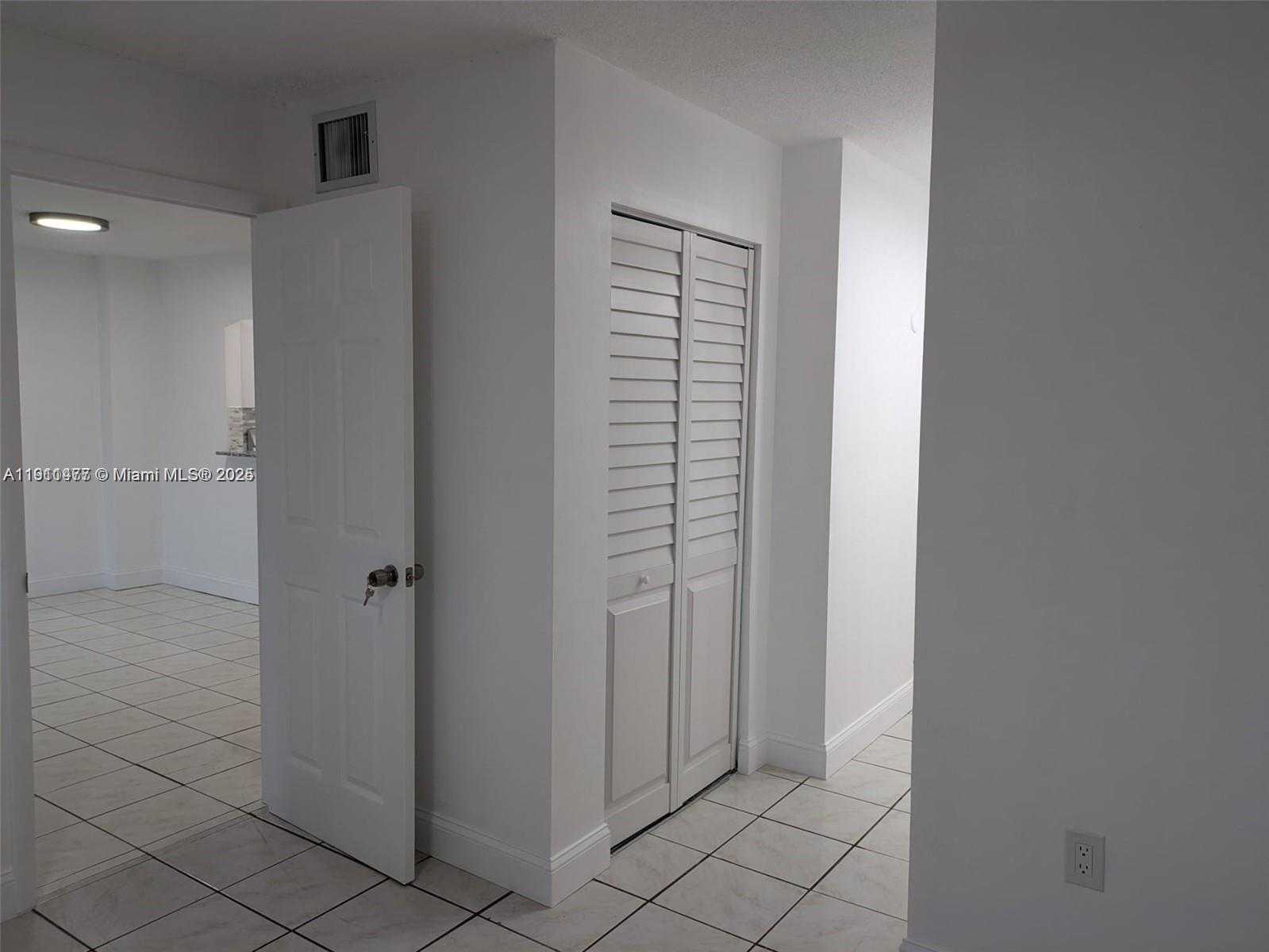 Small Image of 3550 NORTH EAST 169TH ST #403, North Miami Beach Number 4