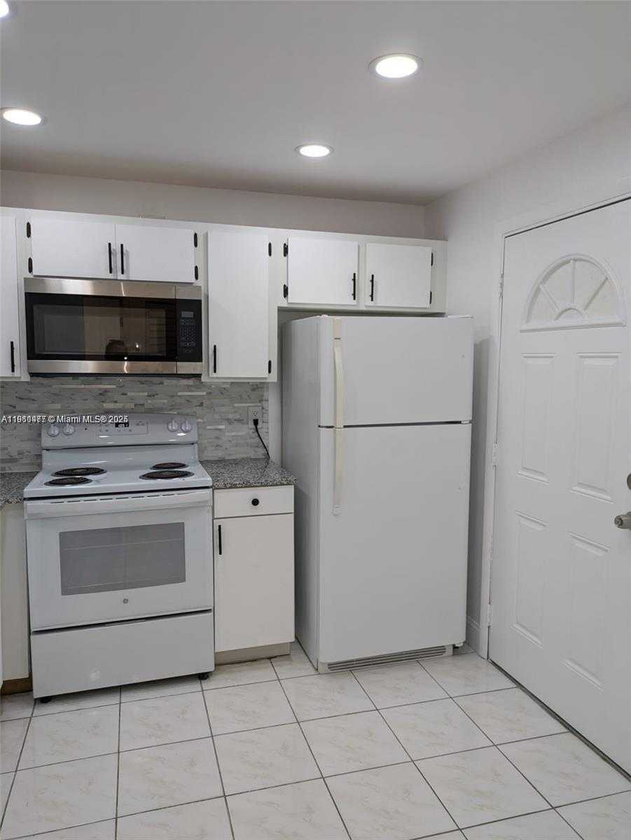 Small Image of 3550 NORTH EAST 169TH ST #403, North Miami Beach Number 5