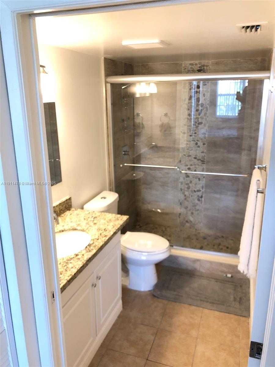 Small Image of 19655 EAST COUNTRY CLUB DR #6405, Aventura Number 13