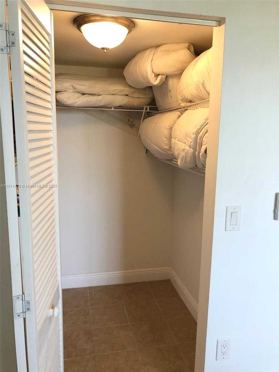 Small Image of 19655 EAST COUNTRY CLUB DR #6405, Aventura Number 21