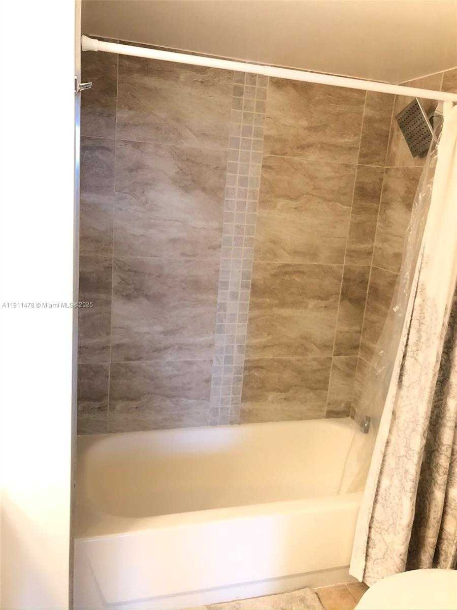 Small Image of 19655 EAST COUNTRY CLUB DR #6405, Aventura Number 34