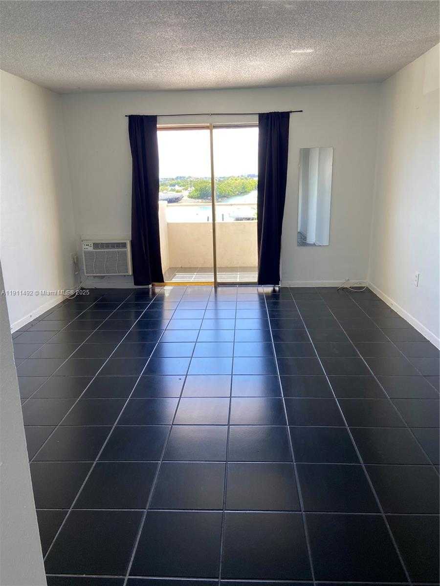 Small Image of 7904 WEST DR #204, North Bay Village Number 11