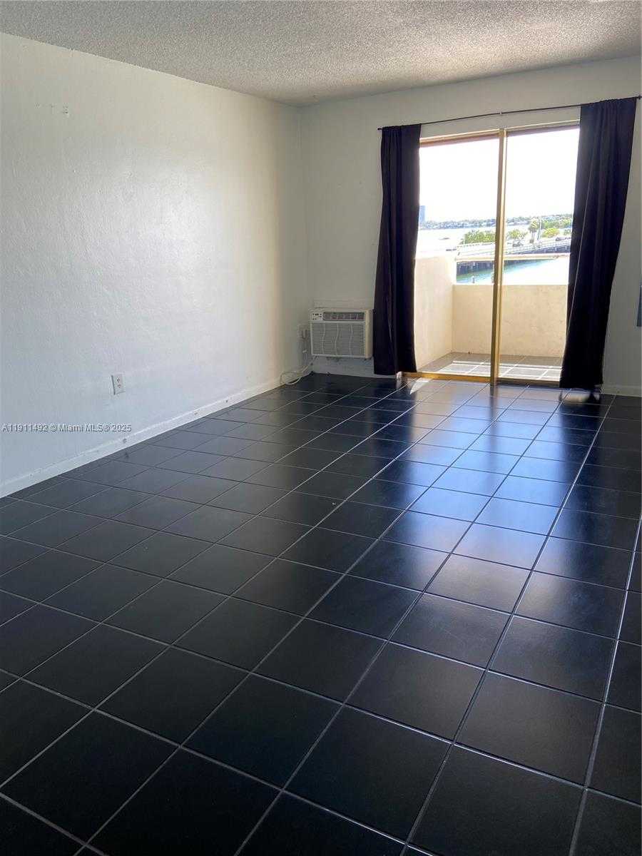 Small Image of 7904 WEST DR #204, North Bay Village Number 16