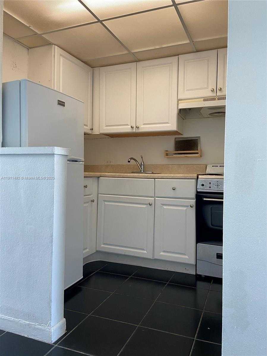 Small Image of 7904 WEST DR #204, North Bay Village Number 2