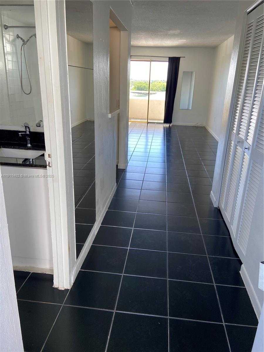 Small Image of 7904 WEST DR #204, North Bay Village Number 5