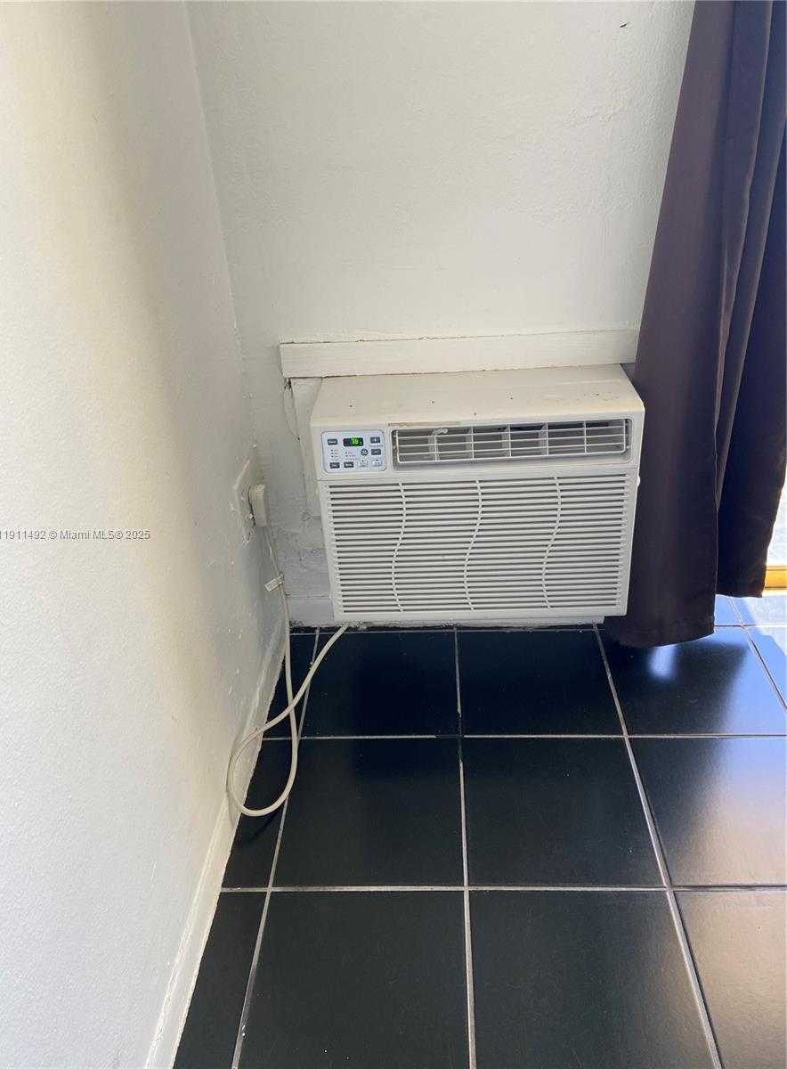 Small Image of 7904 WEST DR #204, North Bay Village Number 8