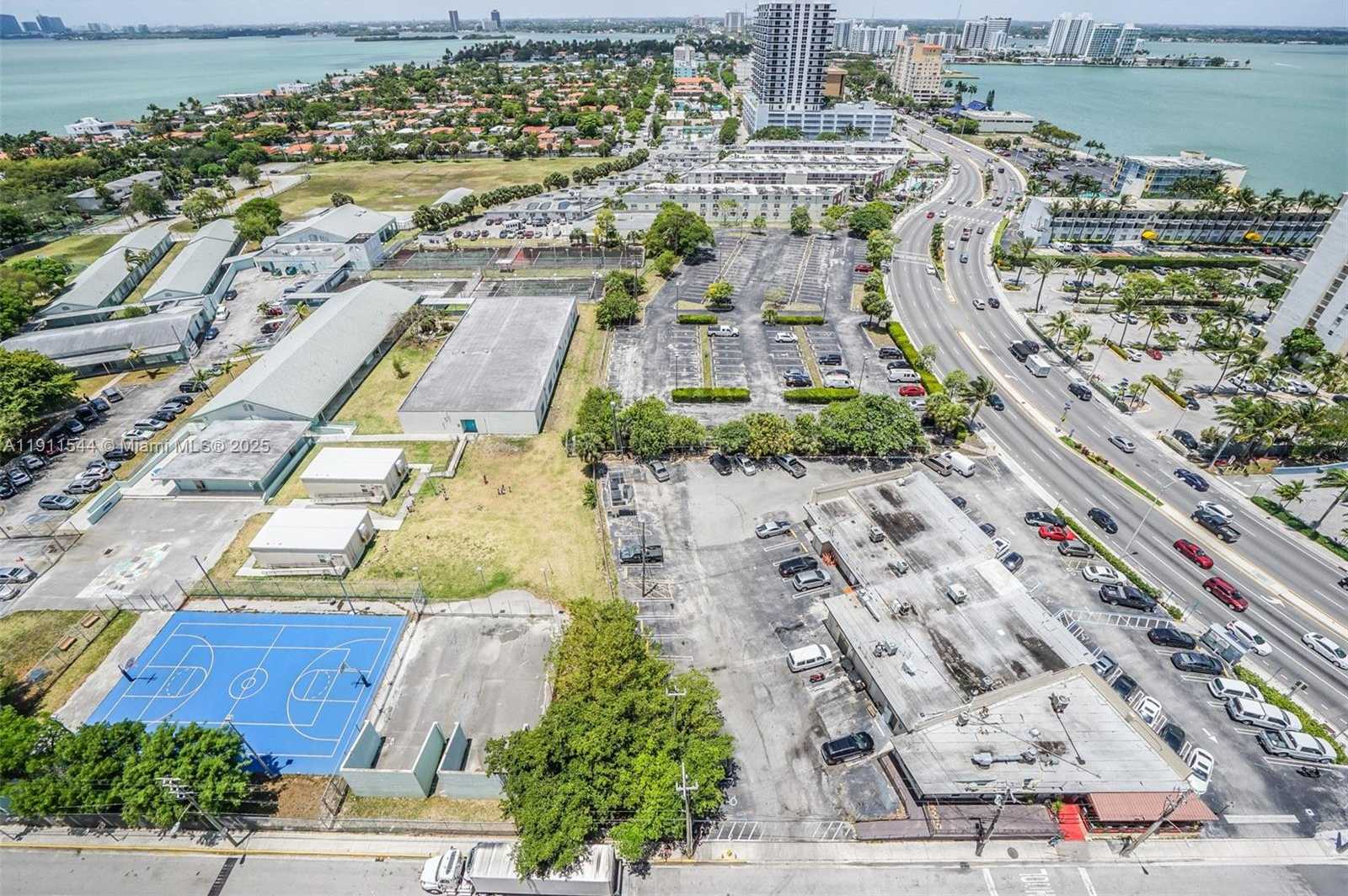 Small Image of 7601 EAST TREASURE DR #2301, North Bay Village Number 32