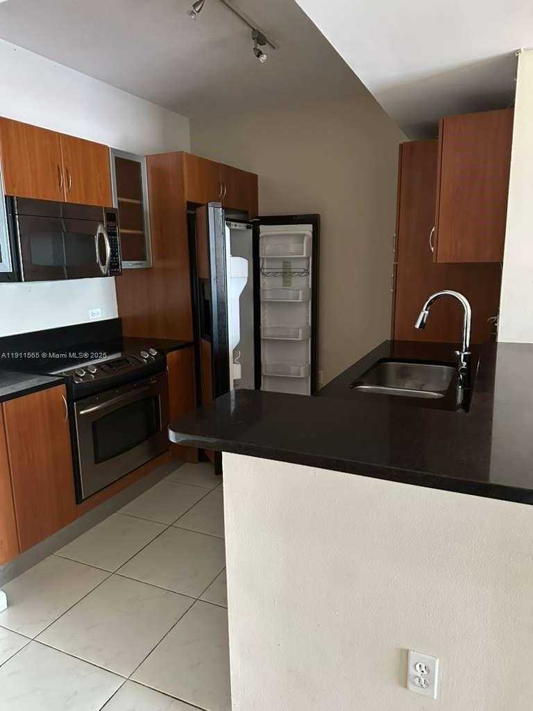 Small Image of 18800 NORTH EAST 29TH AVE #913, Aventura Number 4