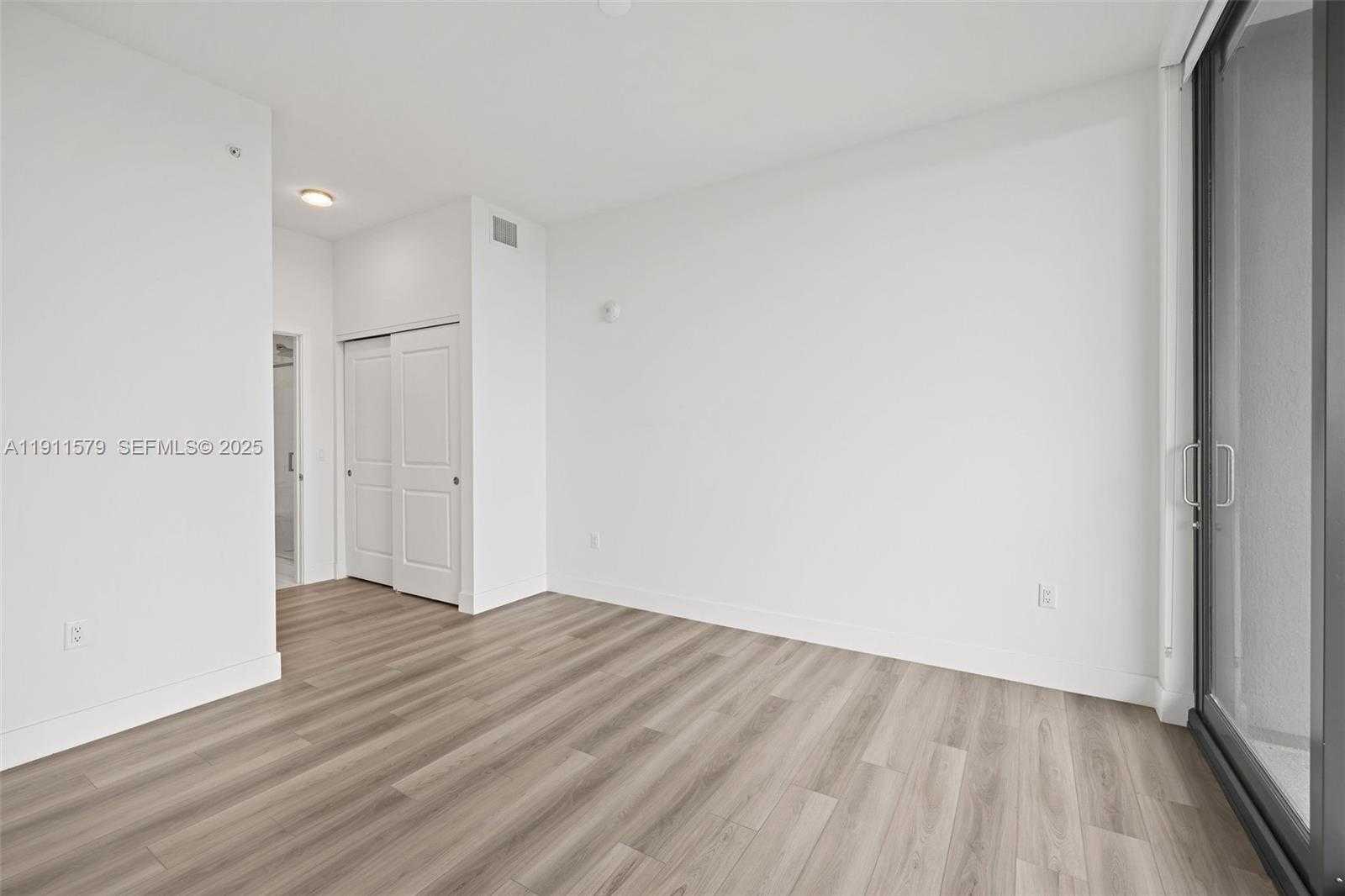 Small Image of 101 DIPLOMAT PKWY #2605, Hallandale Beach Number 14