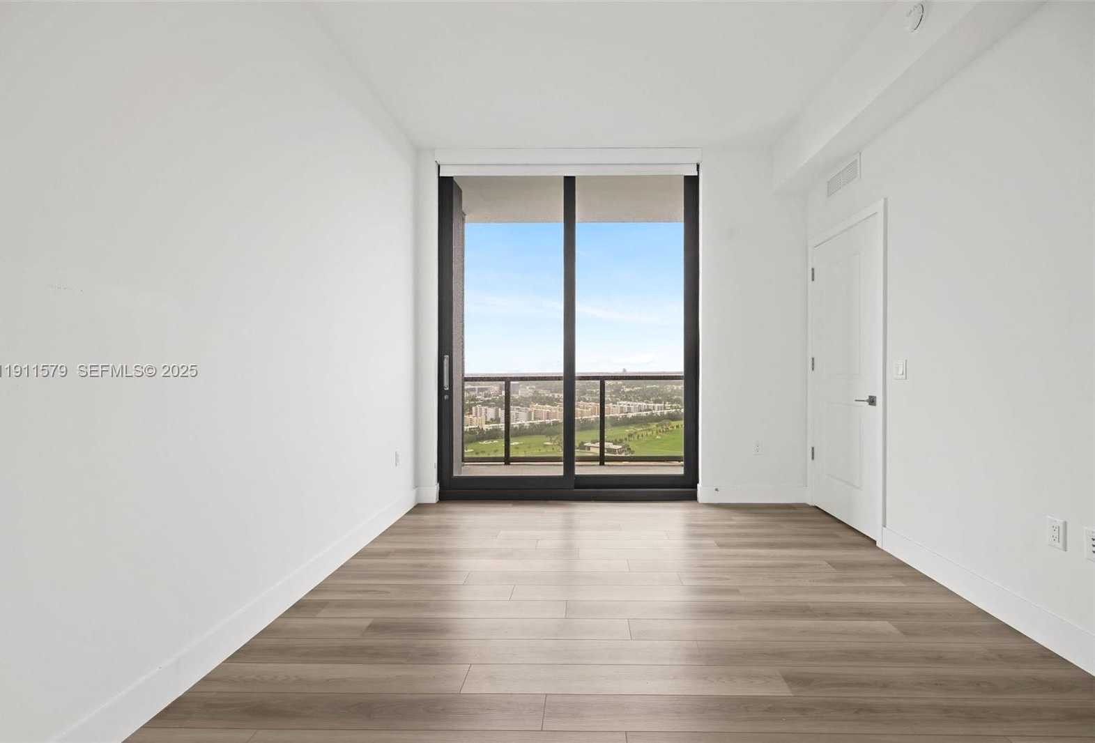 Small Image of 101 DIPLOMAT PKWY #2605, Hallandale Beach Number 16