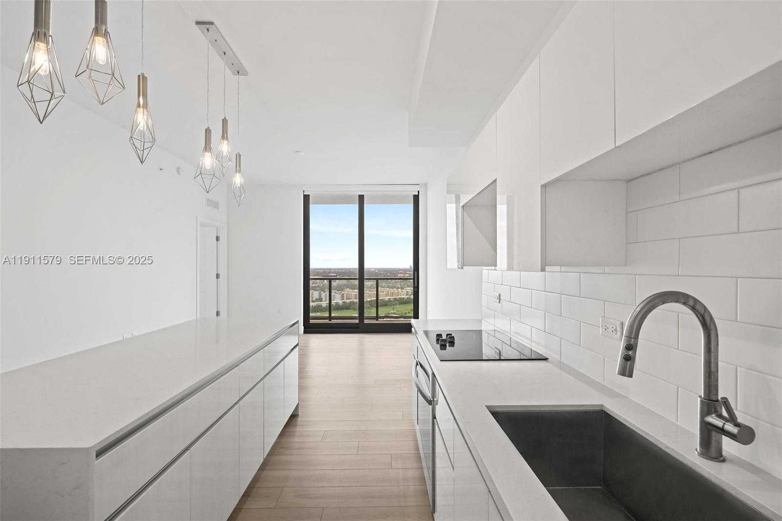 Small Image of 101 DIPLOMAT PKWY #2605, Hallandale Beach Number 2