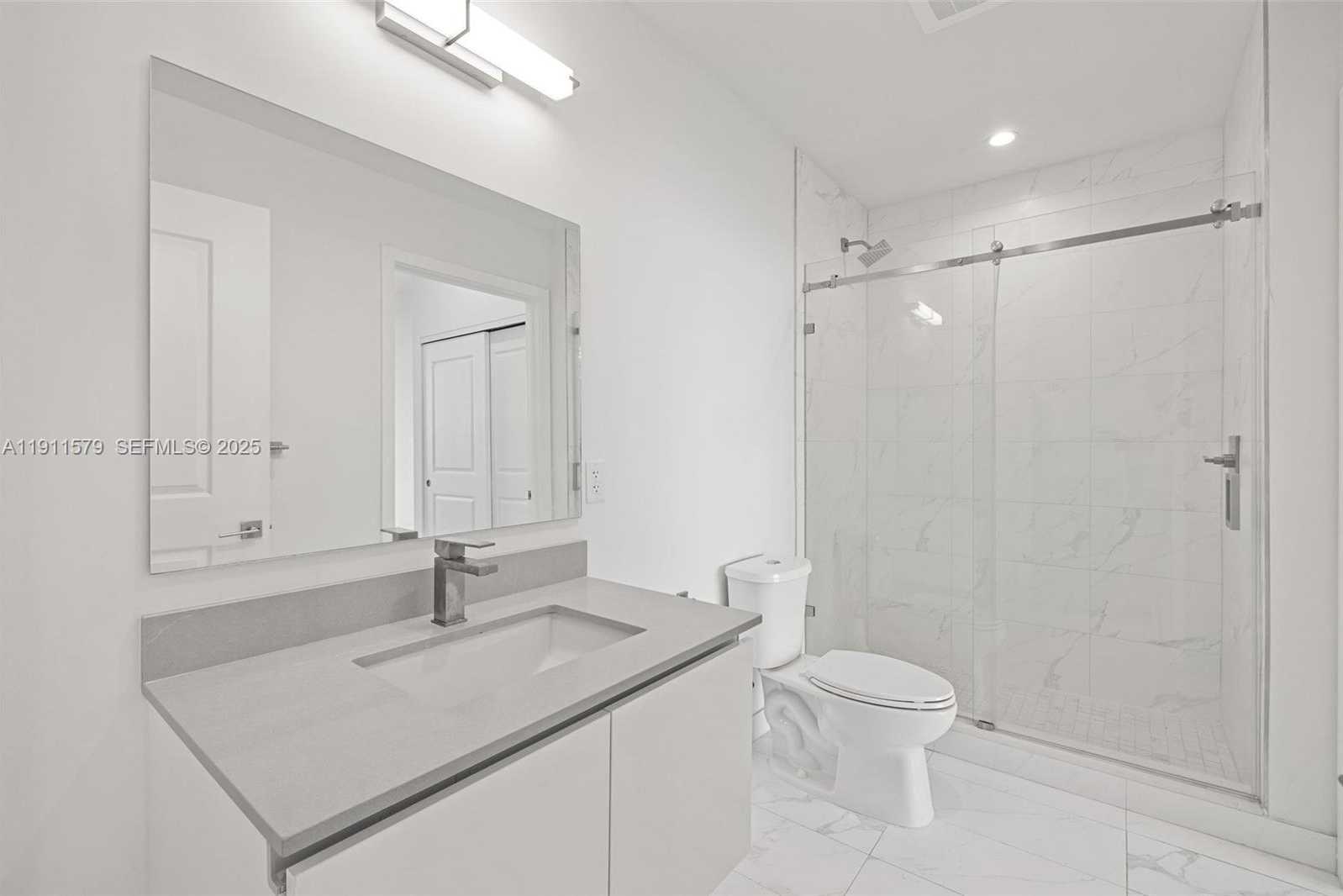 Small Image of 101 DIPLOMAT PKWY #2605, Hallandale Beach Number 20