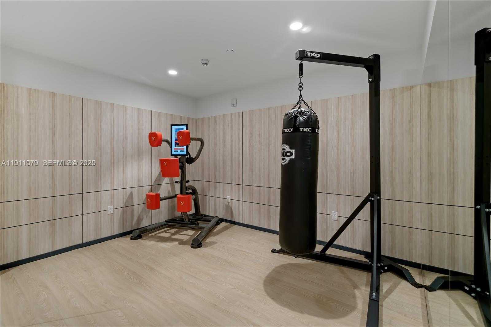 Small Image of 101 DIPLOMAT PKWY #2605, Hallandale Beach Number 44