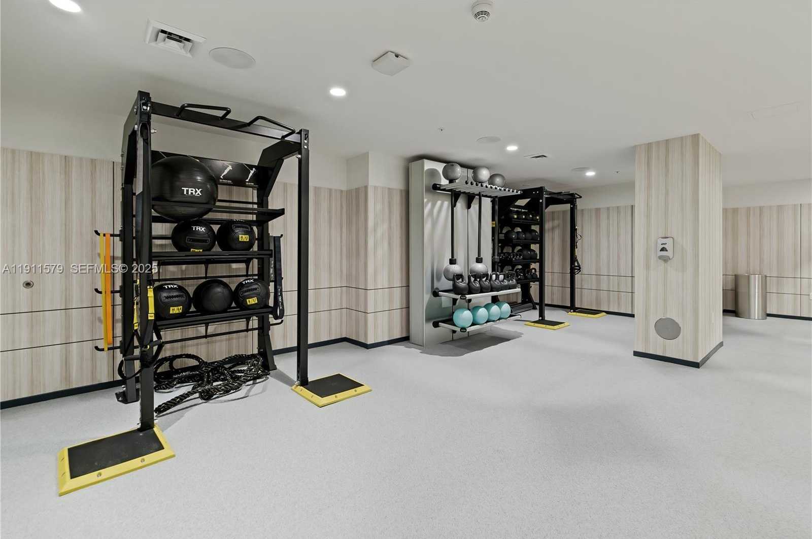 Small Image of 101 DIPLOMAT PKWY #2605, Hallandale Beach Number 45