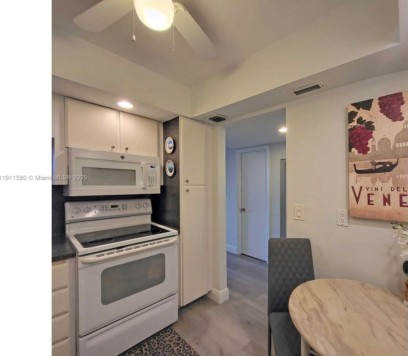 Small Image of 1825 SOUTH OCEAN DR #206, Hallandale Beach Number 12