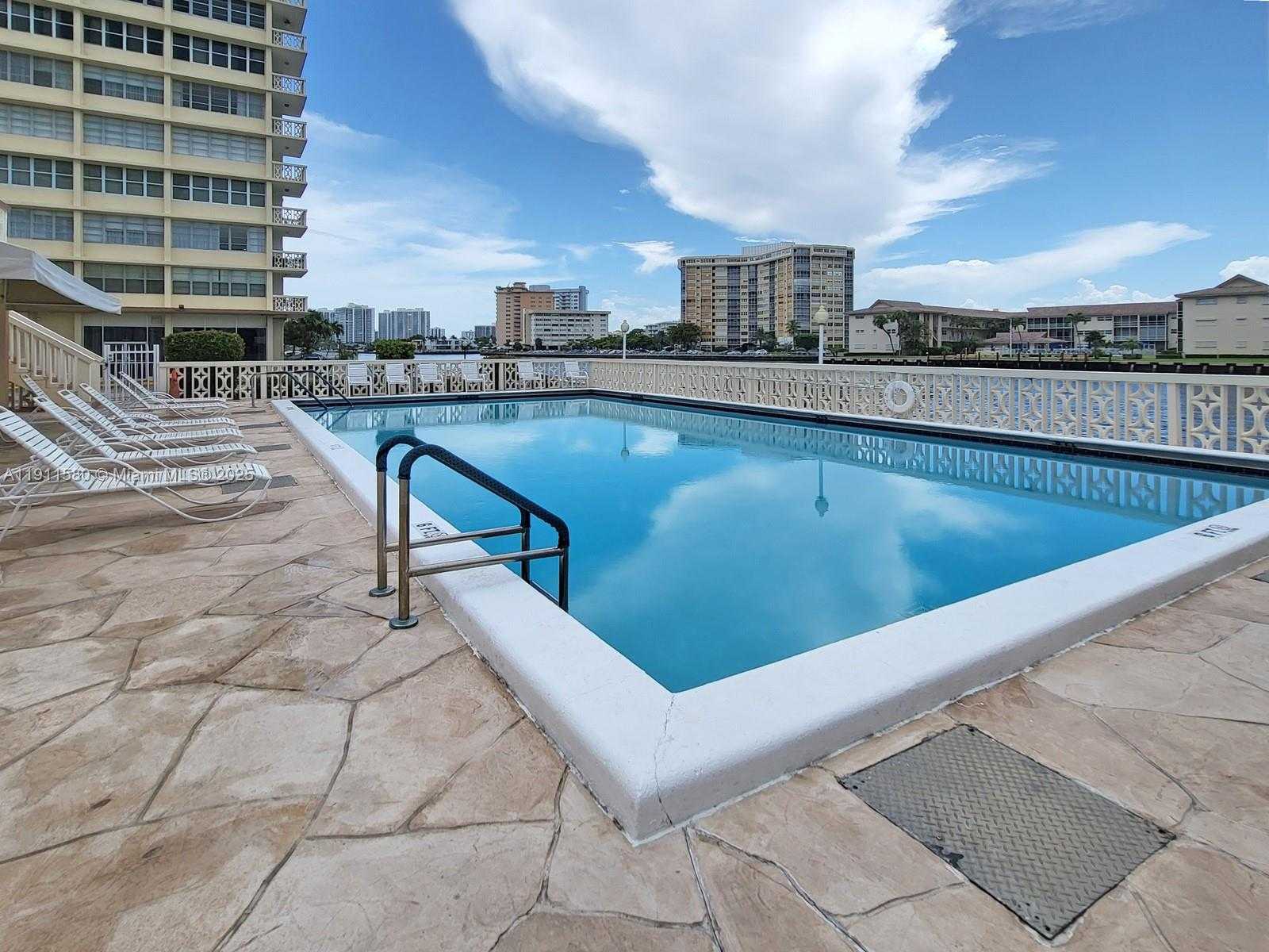 Small Image of 1825 SOUTH OCEAN DR #206, Hallandale Beach Number 33