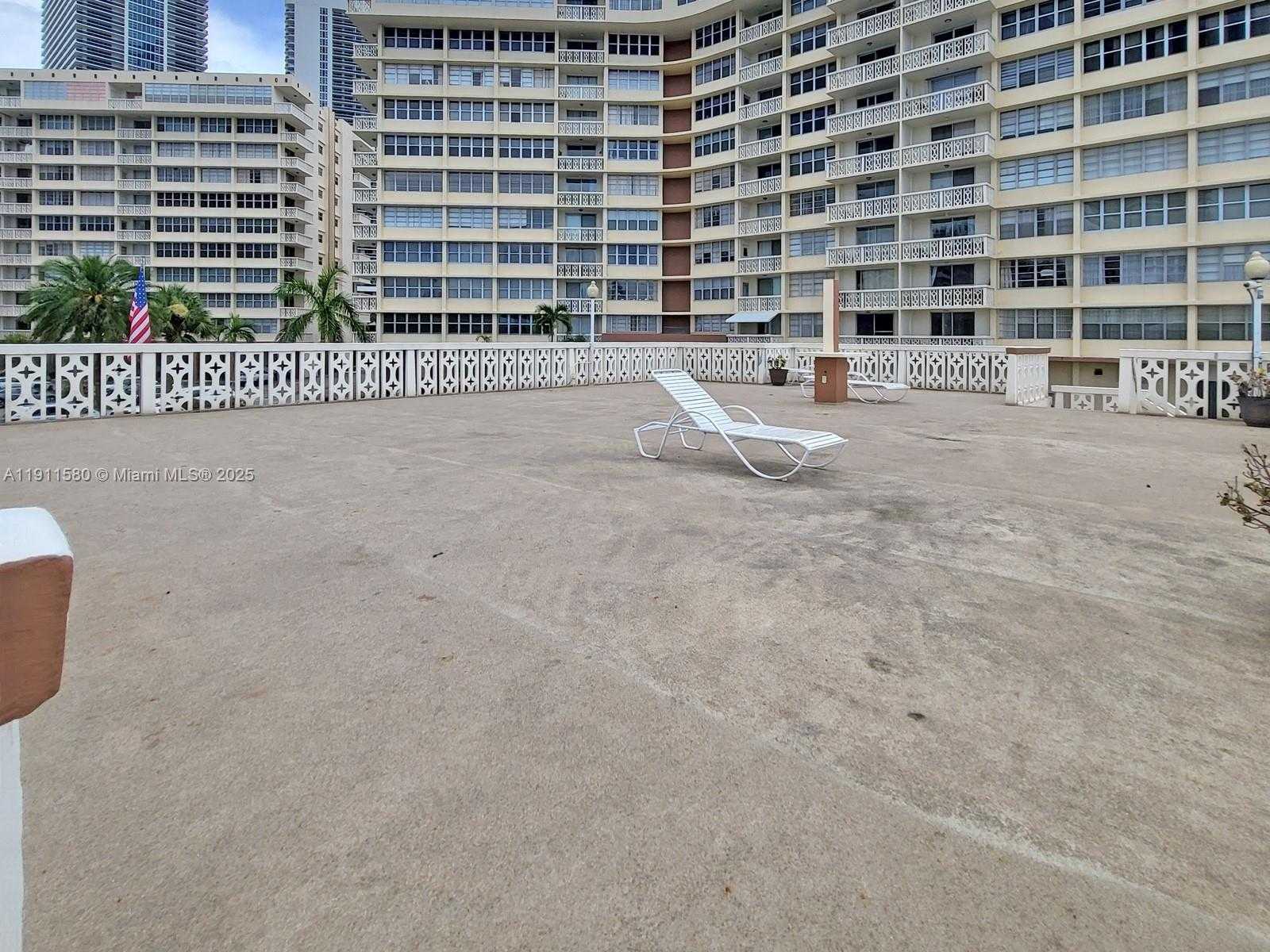 Small Image of 1825 SOUTH OCEAN DR #206, Hallandale Beach Number 37
