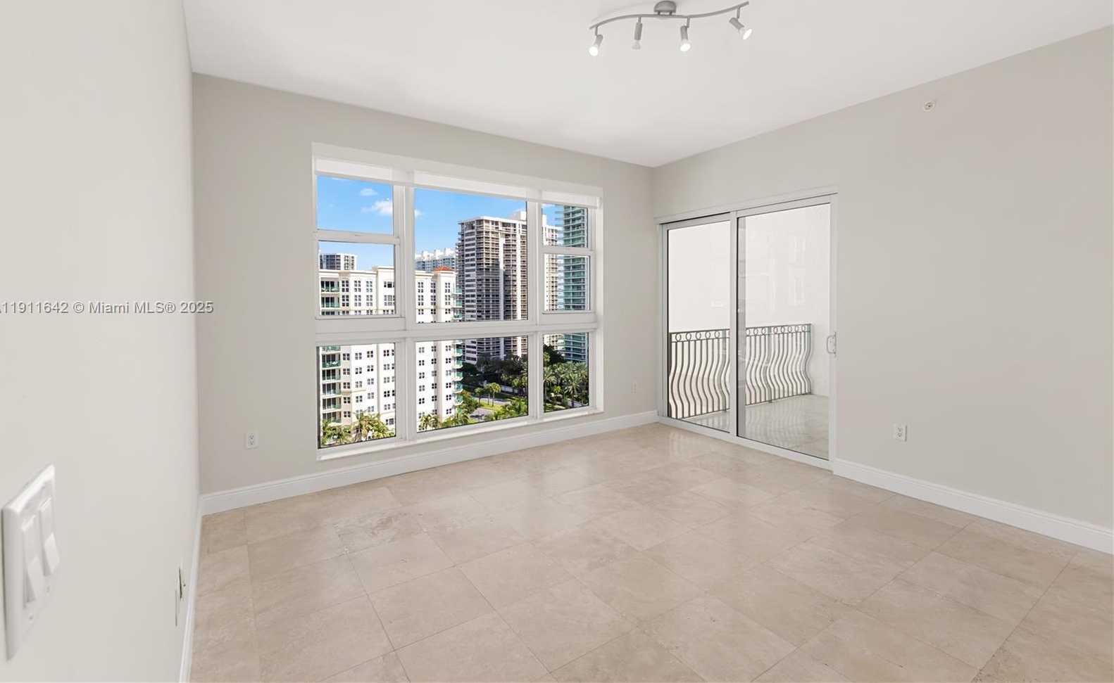 Small Image of 19900 EAST COUNTRY CLUB DR #PH18, Aventura Number 10